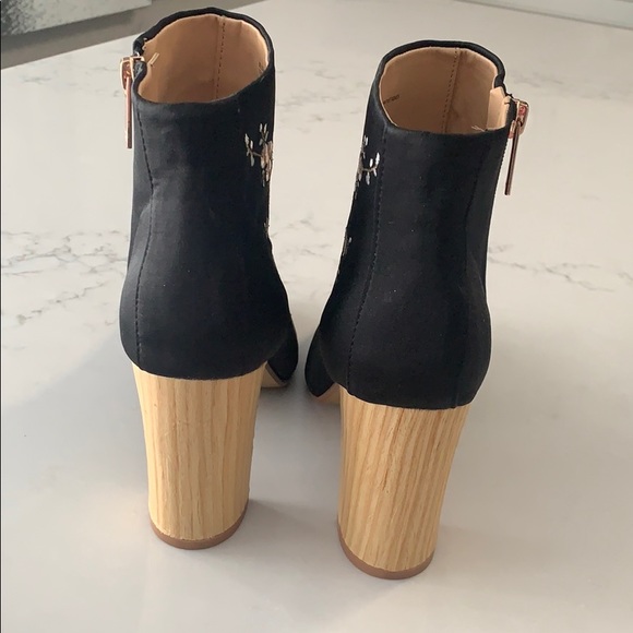 Nanette Lepore ankle boots - Picture 3 of 12